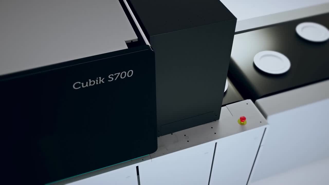 EFI Cubik Tableware supporting visual